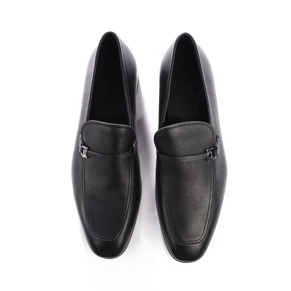 $950 FERRAGAMO - Black 